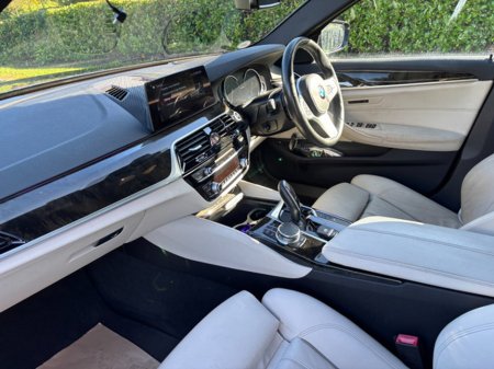 2017 BMW 5-Series - photo 14