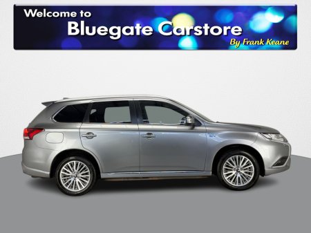 2020 Mitsubishi Outlander - photo 2
