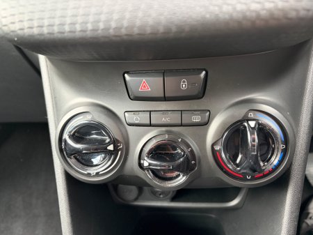 2017 Peugeot 208 - photo 12