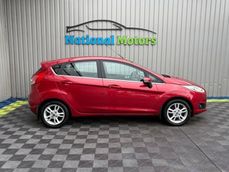 2015 Ford Fiesta - photo 2