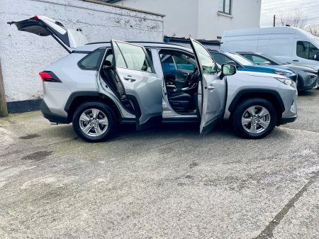 2024 Toyota RAV4 - photo 3
