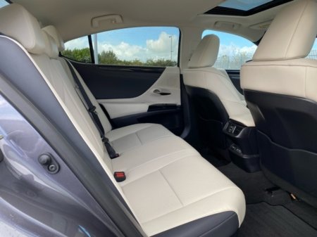 2024 Lexus ES - photo 9