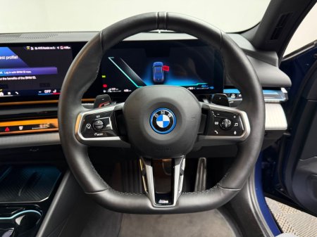 2024 BMW 5-Series - photo 15