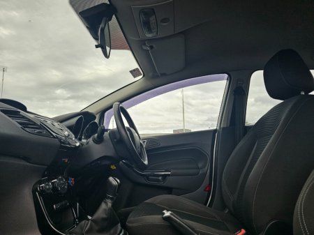 2016 Ford Fiesta - photo 12
