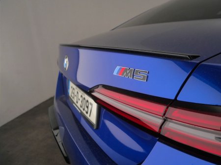 2025 BMW M5 - photo 25