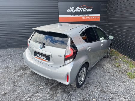 2021 Toyota Aqua - photo 4