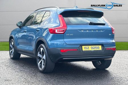 2025 Volvo XC40 - photo 2