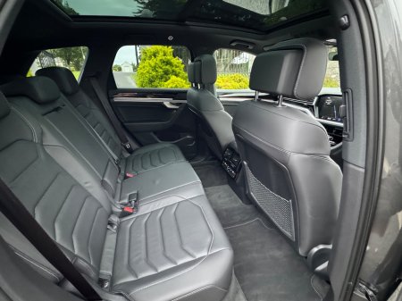 2024 Volkswagen Touareg - photo 14