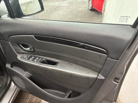 2015 Renault Grand Scenic - photo 15