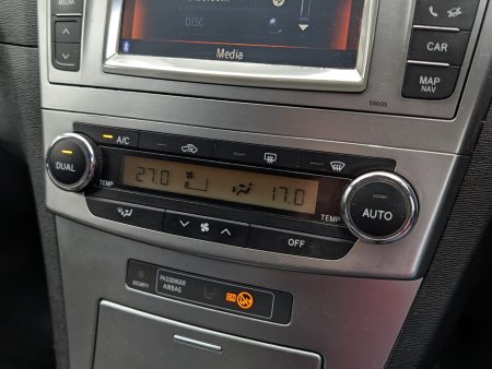 2012 Toyota Avensis - photo 10