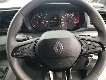 2025 Renault Master - photo 13