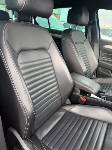 2021 Volkswagen Passat - photo 3