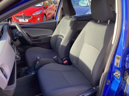 2020 Toyota Yaris - photo 16