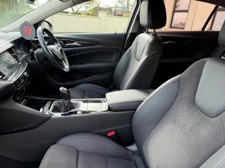 2022 Opel Insignia - photo 16