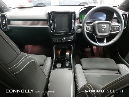 2025 Volvo EX40 - photo 4