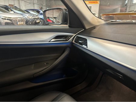 2023 BMW 5-Series - photo 16