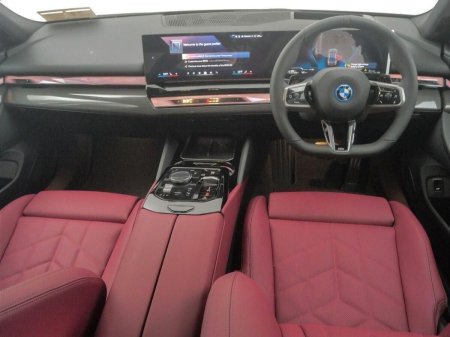 2026 BMW 5-Series - photo 4