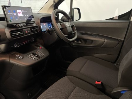 2026 Toyota Proace City - photo 9
