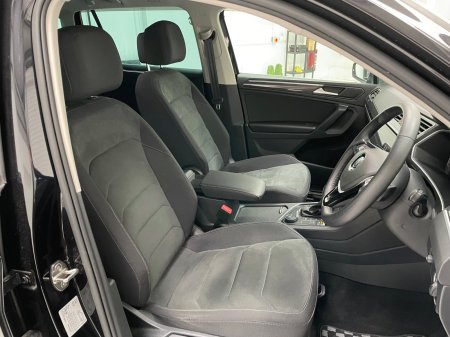 2020 Volkswagen Tiguan - photo 9