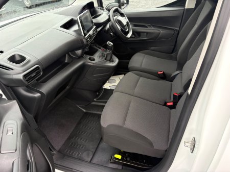 2020 Peugeot Partner - photo 10