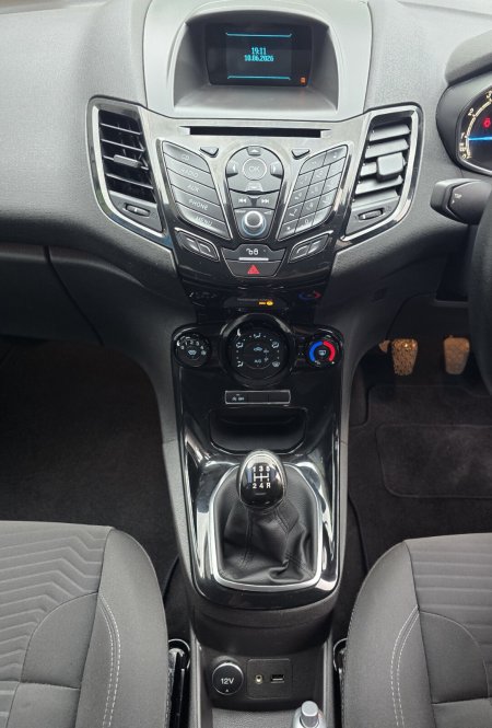 2015 Ford Fiesta - photo 13