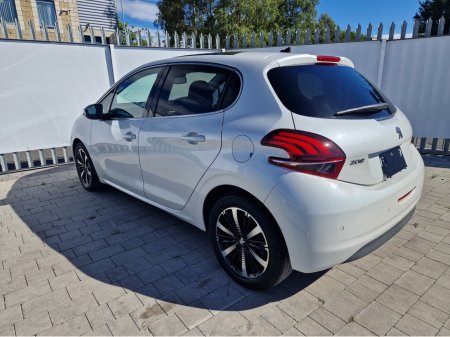 2017 Peugeot 208 - photo 7