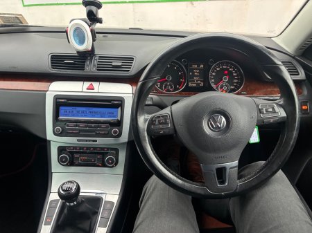 2010 Volkswagen Passat - photo 25