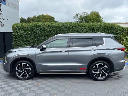 2022 Mitsubishi Outlander - photo 3