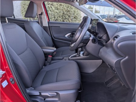 2025 Toyota Yaris Cross - photo 13
