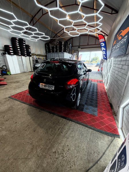 2017 Peugeot 208 - photo 23
