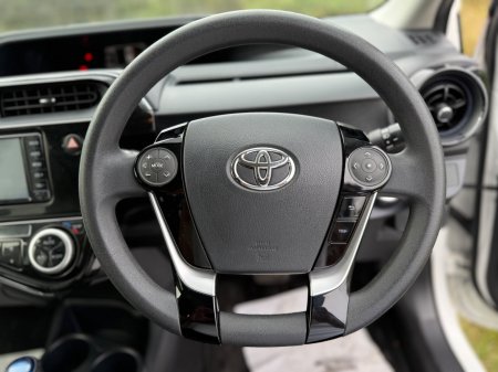 2018 Toyota Aqua - photo 14