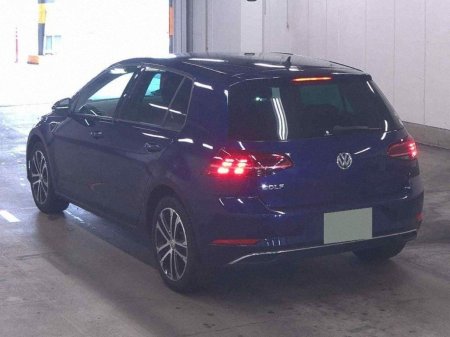 2020 Volkswagen Golf - photo 2