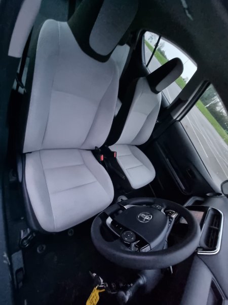 2020 Toyota Aqua - photo 18