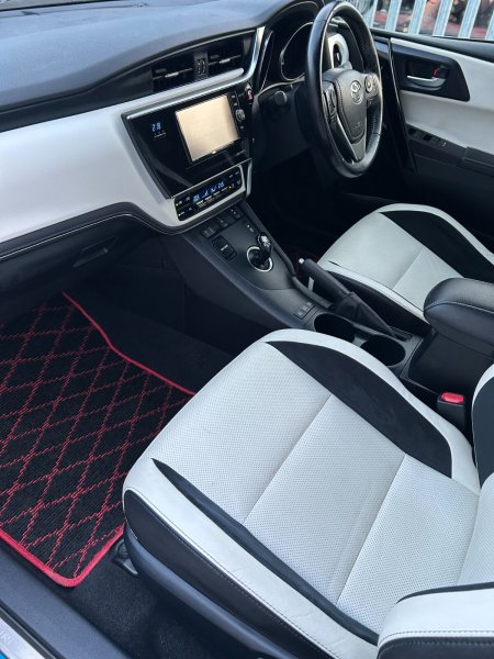 2017 Toyota Auris - photo 13