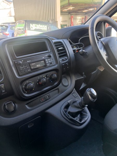 2020 Renault Trafic - photo 16
