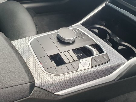 2025 BMW 3-Series - photo 10