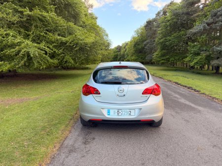 2011 Opel Astra - photo 6