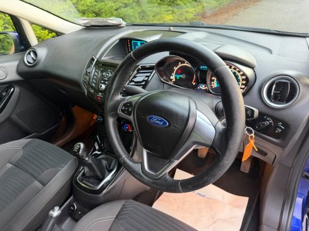 2015 Ford Fiesta - photo 16