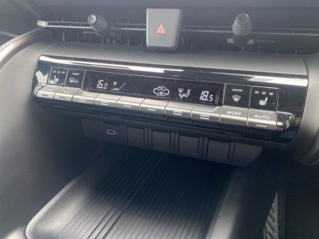 2025 Toyota C-HR - photo 13