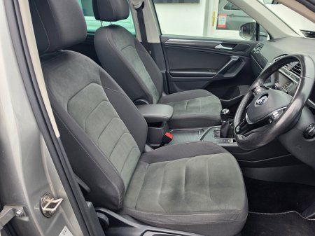2020 Volkswagen Tiguan - photo 12
