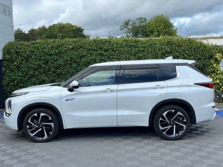 2023 Mitsubishi Outlander - photo 4