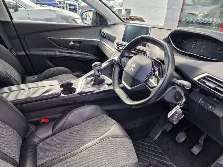 2018 Peugeot 5008 - photo 15