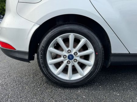 2017 Ford Focus - photo 6