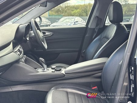 2017 Alfa Romeo Giulia - photo 13