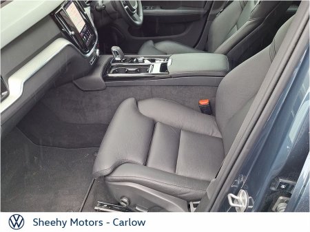 2025 Volvo V60 - photo 4