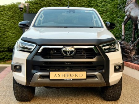 2023 Toyota Hilux - photo 2