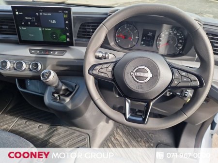 2027 Nissan Interstar - photo 6