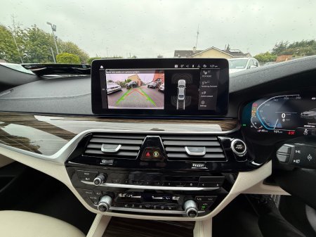 2022 BMW 5-Series - photo 26