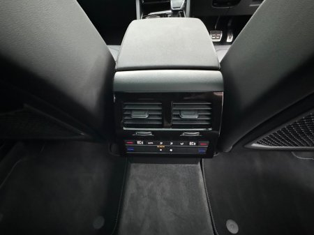 2024 Volkswagen Touareg - photo 17