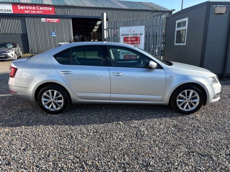 2019 Skoda Octavia - photo 2